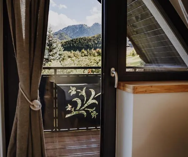 Sarnia Skala House *